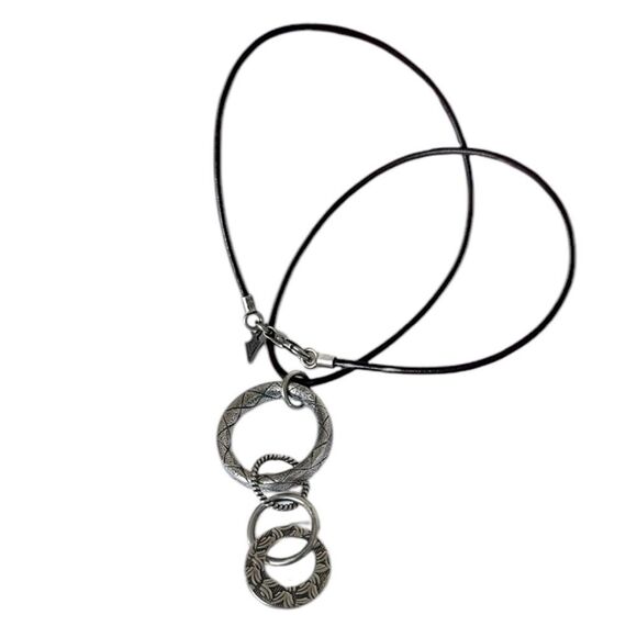 N1821 Silpada Retired Brown Leather Necklace with 4 Linked Rings Pendant - Picture 5 of 5